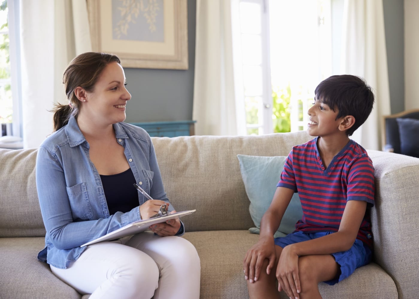 Клинический психолог для подростка. Подростки Кыргызстан у психолога. Adolescent Counseling. Психолог фото PNG. Statute of the child and adolescent».